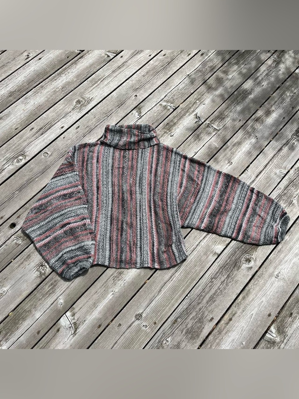 gimmicks by BKE grey + pink striped batwing style sweater